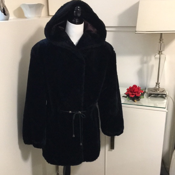 Donnybrook Jackets & Blazers - Vintage Oversized Black Faux Fur Hooded Coat Size S